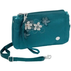 Stride Wristlet